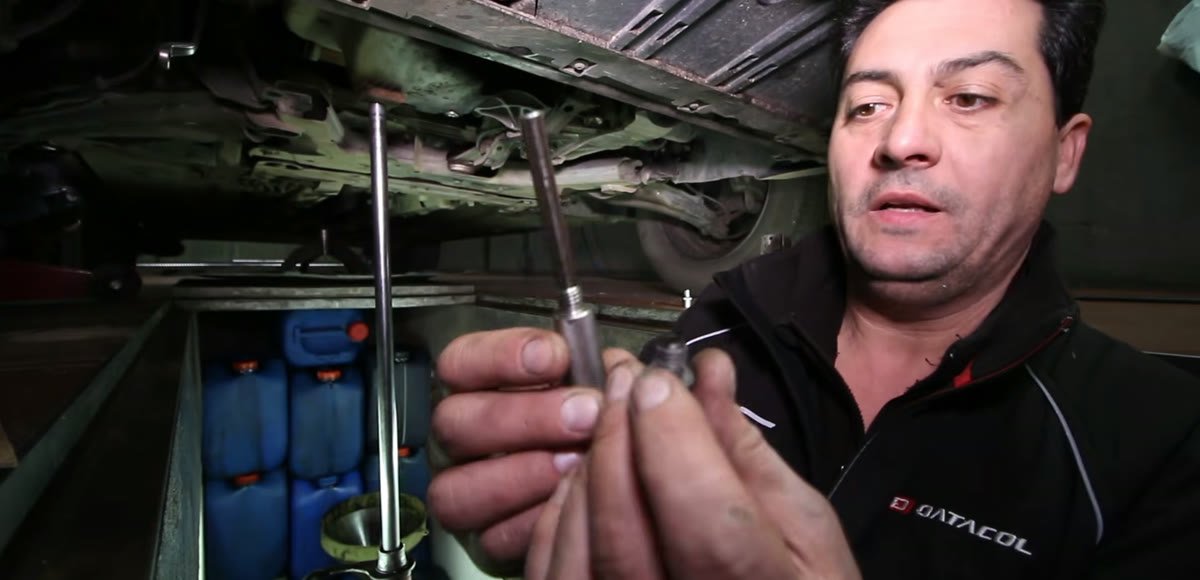 Los dos útiles de calado del punto muerto superior para el motor 1.5 dCi