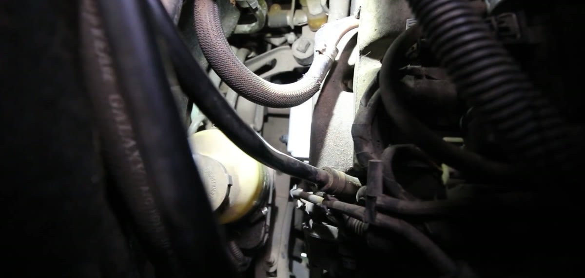 Centralita de la bomba de inyección de un Opel 1.7 DTI con error P0251