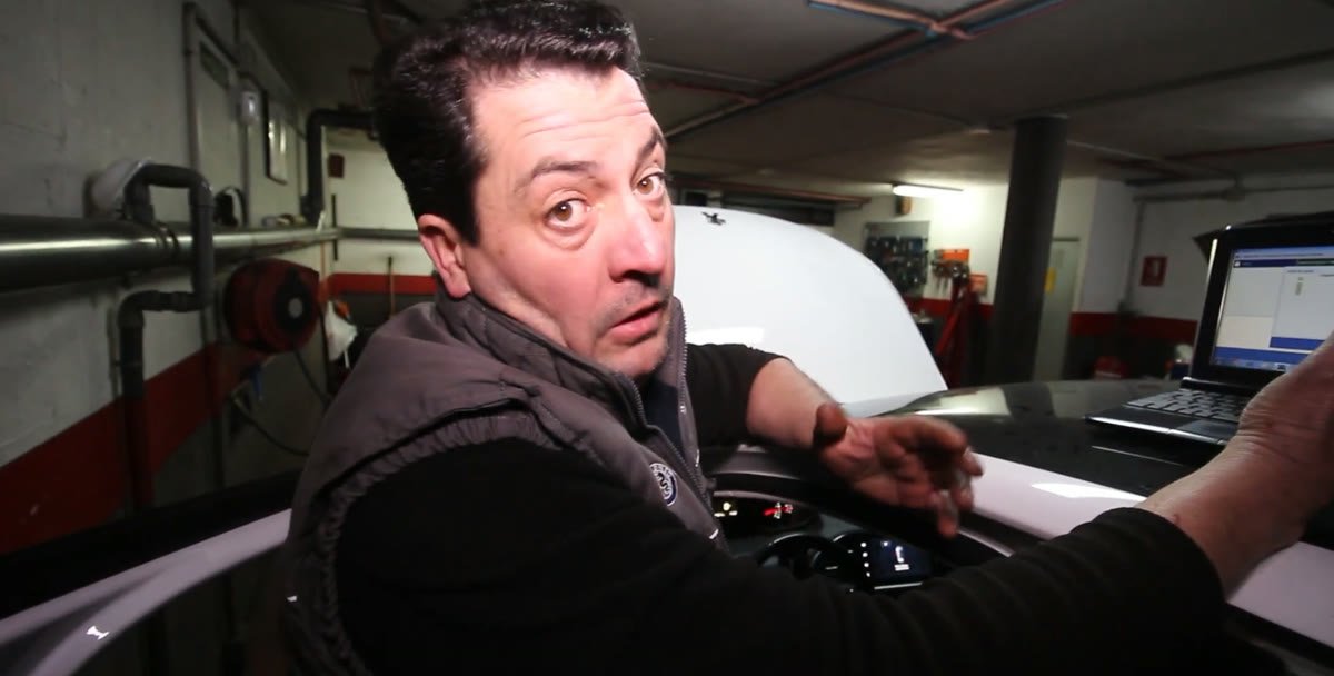 Diagnosis conectada al coche para revisar el fallo del filtro de partículas