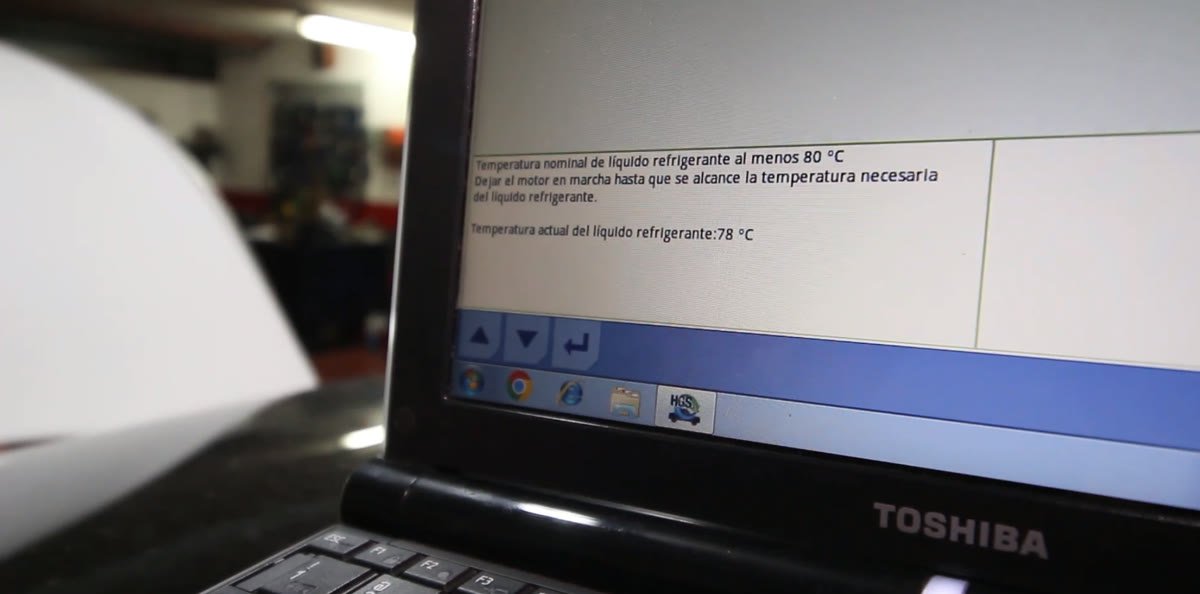 La máquina pide temperatura de trabajo antes de la regeneración forzada